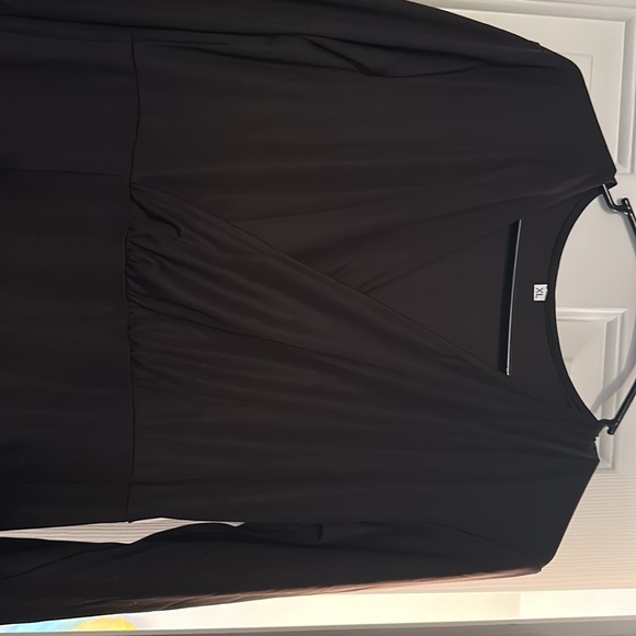 Maxi dress with side slit - Picture 2 of 3
